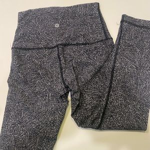 Lululemon Wunder Under Leggings size 4